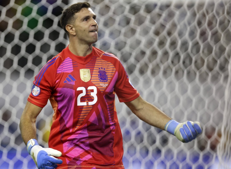 九游官网-罗马诺：国米并没有商谈引进大马丁，球员也无意冬窗离开维拉