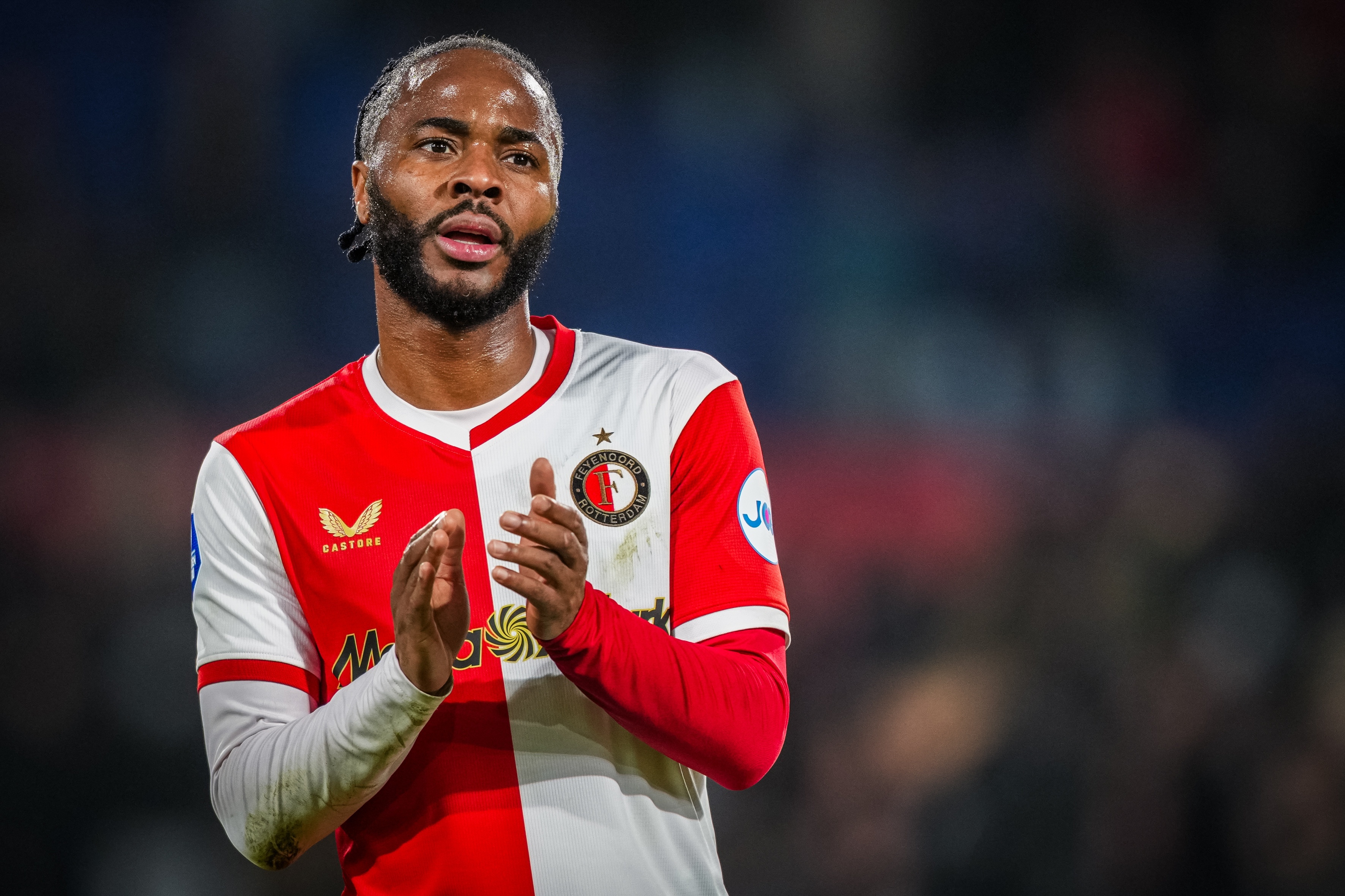 九游正版-前费耶诺德主帅：费耶诺德应与斯特林解约，这种状态最好直接退役